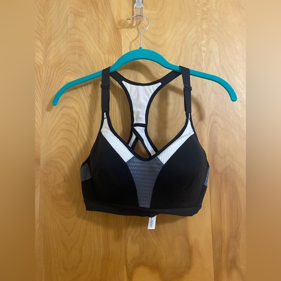 Victoria's Secret Other - Victoria Sport Racerback Sport Bra Underwire Size 34C EUC
